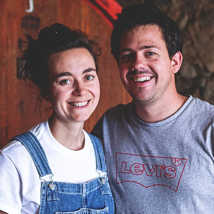 Laure Barthélémy en Sébastien Freychet in de wijngaarden van Château Del Ranq